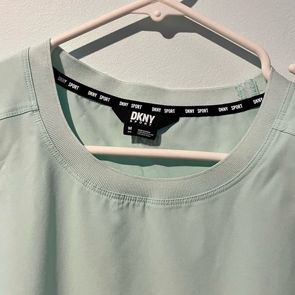 DKNY SPORT Women’s Light Green Casual Wear Sleeveless Tank Top NEW, Size Medium - Picture 2 of 8